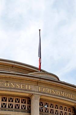 le règlement intérieur joue sur les textes de loi pour maximiser les salaires