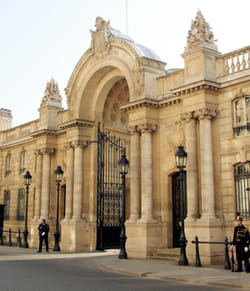 le président de la république ne peut cumuler son indemnité avec aucune autre.