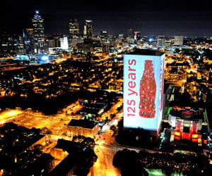 la célébration du 125e anniversaire de coca-cola à atlanta.