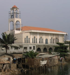 le bénin est le 8e pays le plus pauvre du monde.