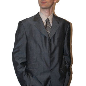 on évitera de boutonner la veste de haut en bas