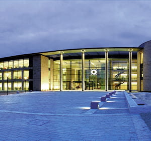 le siège de rbs, à edimbourg.le siège de rbs, à edimbourg.