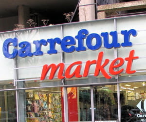 le prix du gazole dans les stations carrefour market a baissé de 4,28% en 2009.