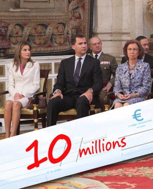 le prince felipe entouré de sa femme letizia et de la reine d'espagne.