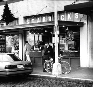 le premier starbucks, à pike place market, à seattle.