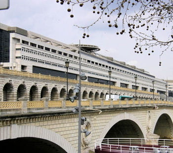 le ministère de l'economie et des finances, à bercy.