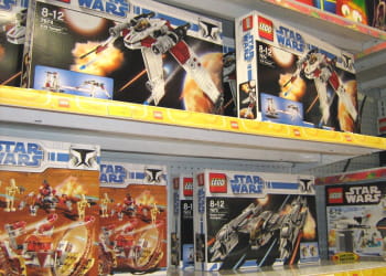 le service marketing de lego aide les magasins à optimiser leur assortiment.
