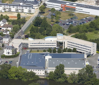 le siège de lactalis, à laval.