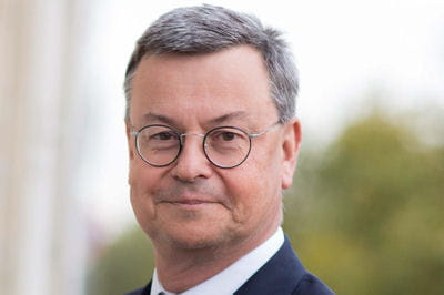 "En 2016, nous digitalisons la relation client-notaire avec le site Notaviz"