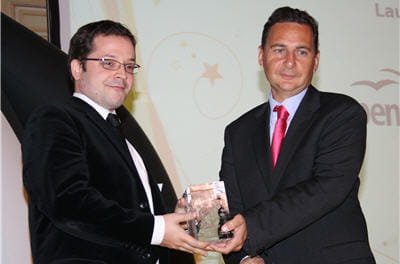 openoffice.org a reçu le trophée des mains d'eric besson.