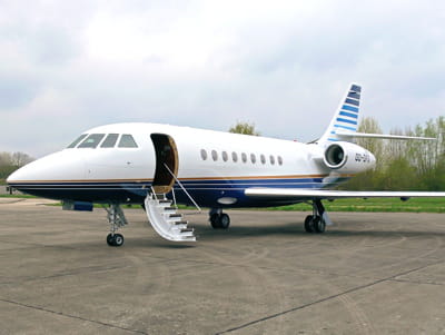 le milliardaire belge voyage depuis 2008 sur ce falcon 2000 ex, ici sur le