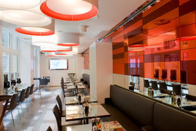 le 'carré rouge', le restaurant du studio sfr