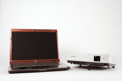 pc portable et vidéoprojecteur