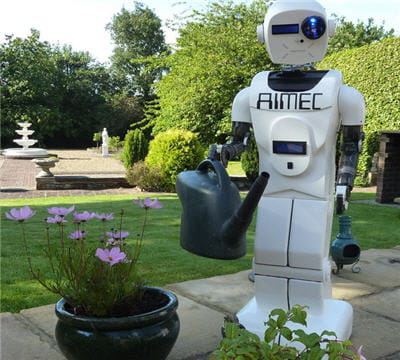 un robot sympa, qui a de la discussion et un certain sens de l'humour : un vrai