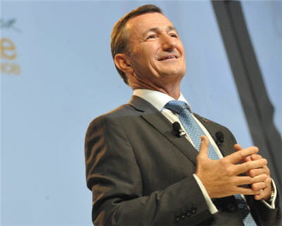 bernard charlès est directeur général de dassault systèmes.