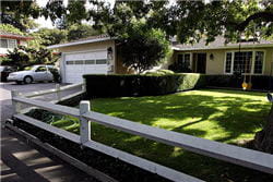 les premiers bureaux de google, un garage de menlo park, une banlieue de san