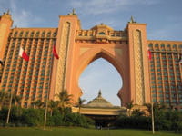 dubaï détient de nombreux records immobiliers, comme celui de plus grand hôtel